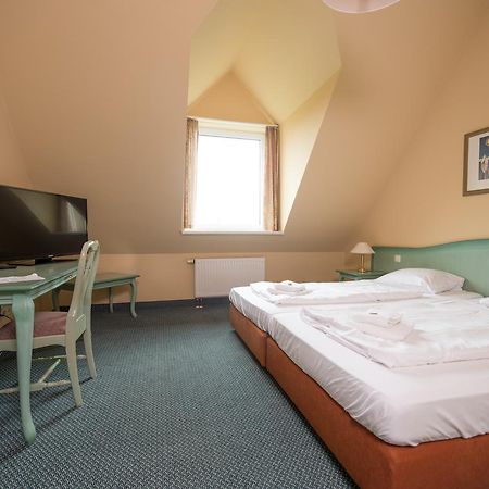 Hotel Ziegenkrug Schweriner Tor Pampow エクステリア 写真