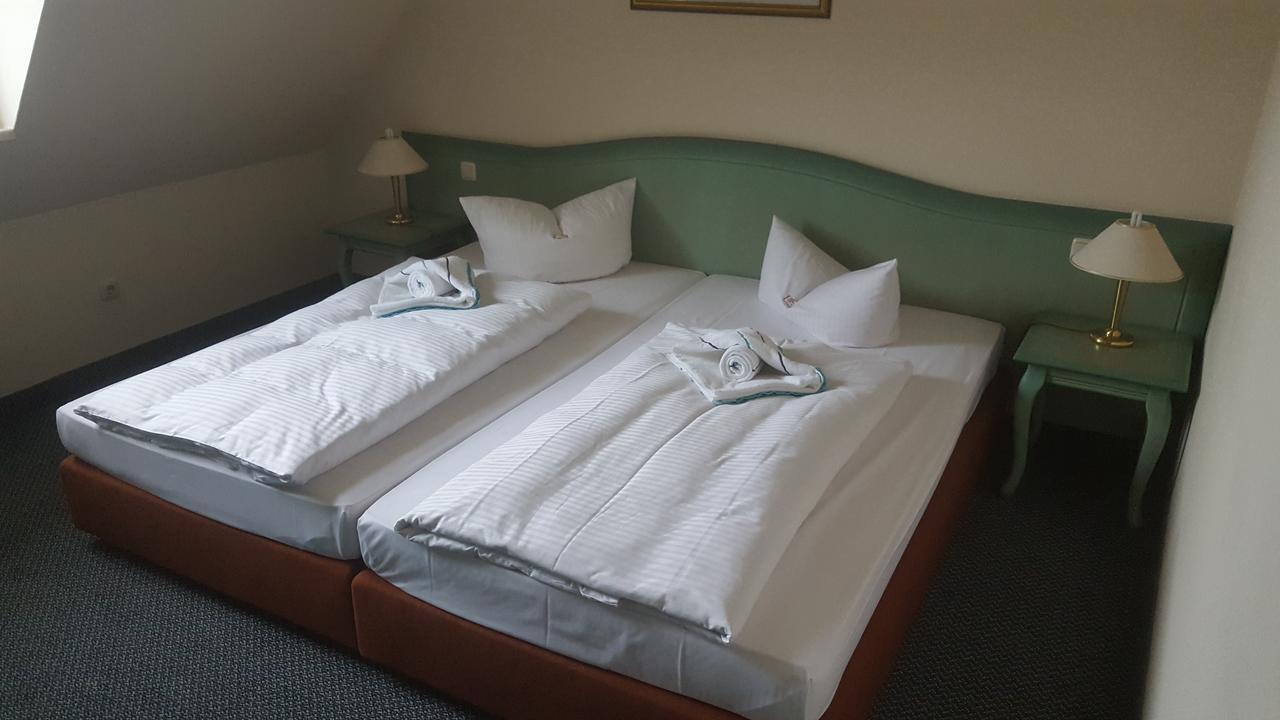 Hotel Ziegenkrug Schweriner Tor Pampow エクステリア 写真