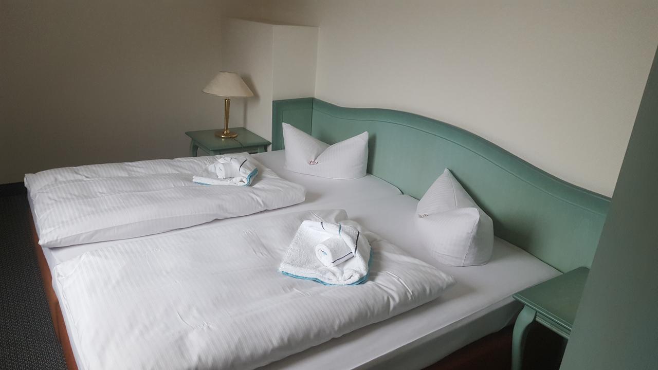 Hotel Ziegenkrug Schweriner Tor Pampow エクステリア 写真