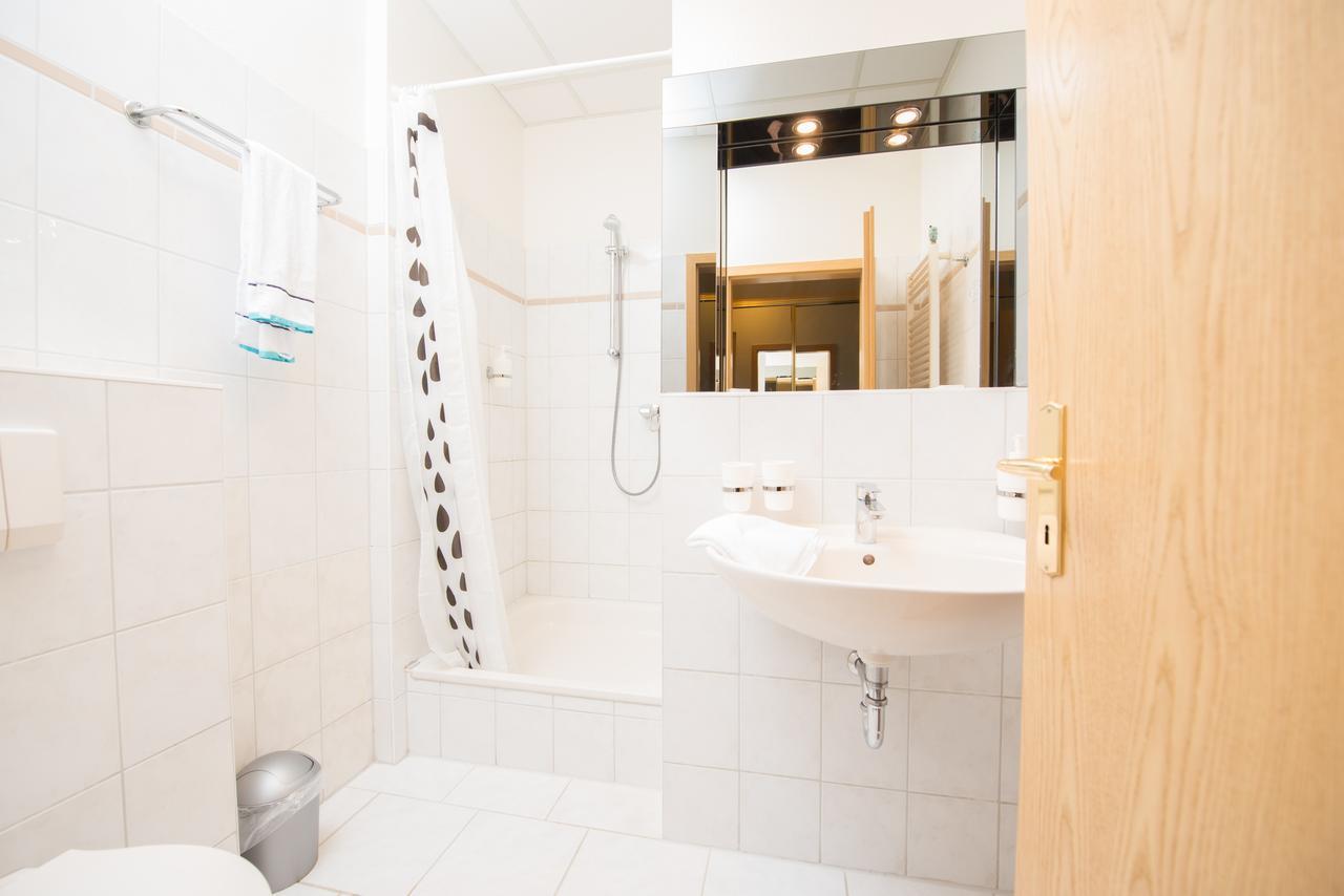 Hotel Ziegenkrug Schweriner Tor Pampow エクステリア 写真
